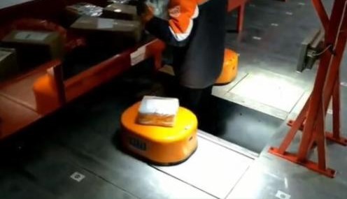 申通快遞快遞分揀機(jī)器人